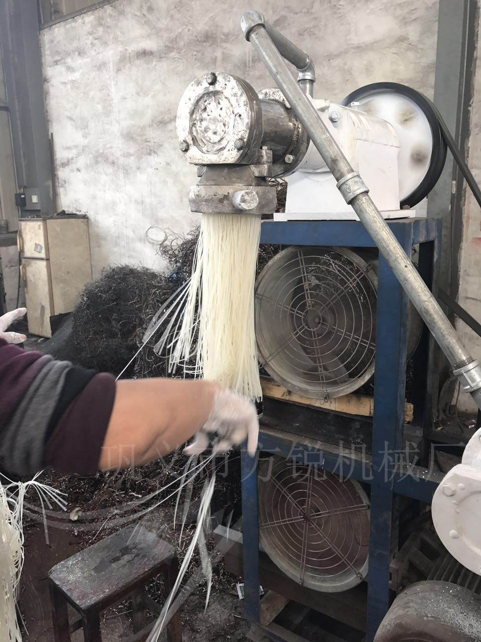 全自動米粉機(jī)試機(jī)